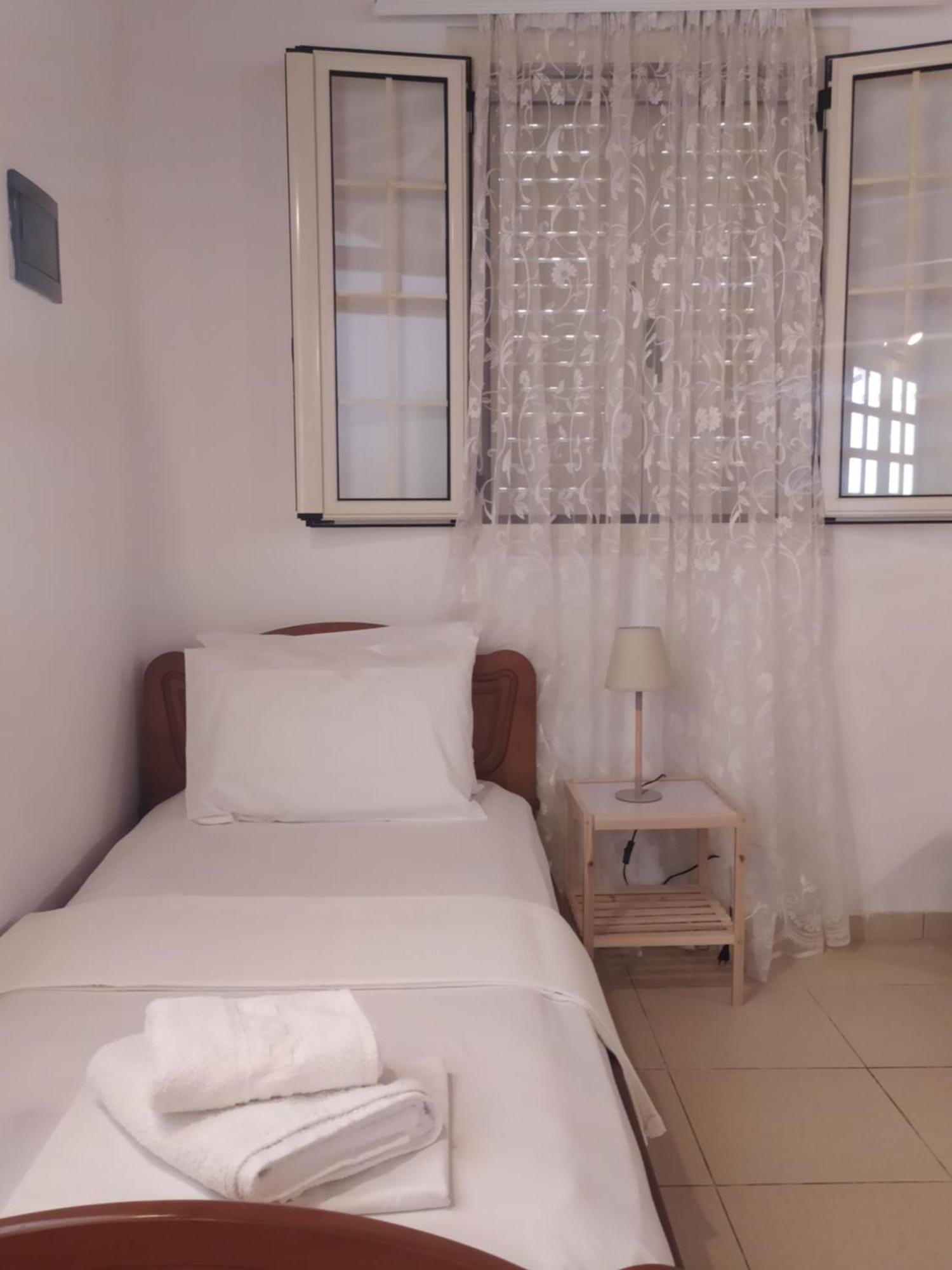 Retzos Rooms Himare Luaran gambar