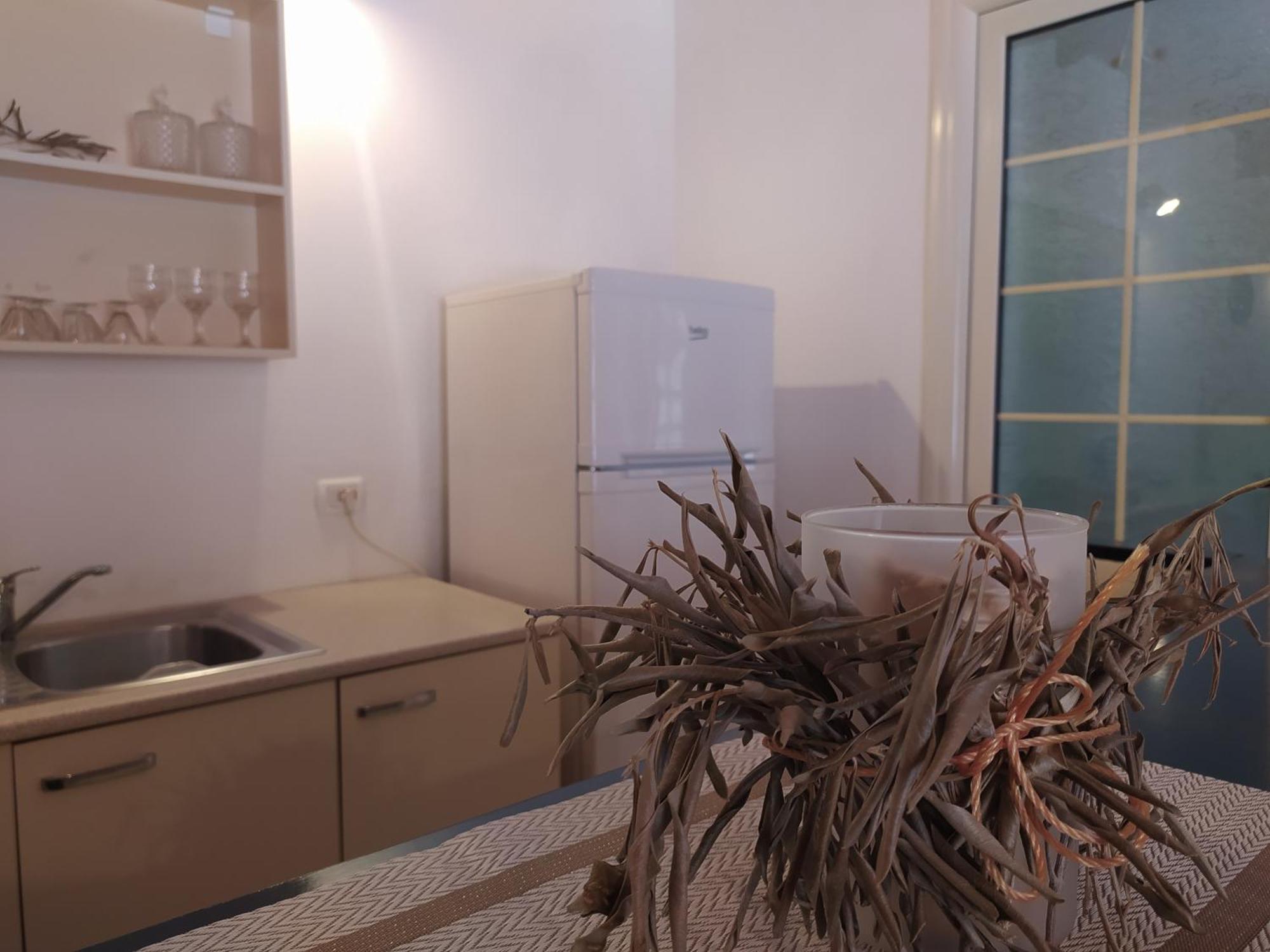 Retzos Rooms Himare Luaran gambar