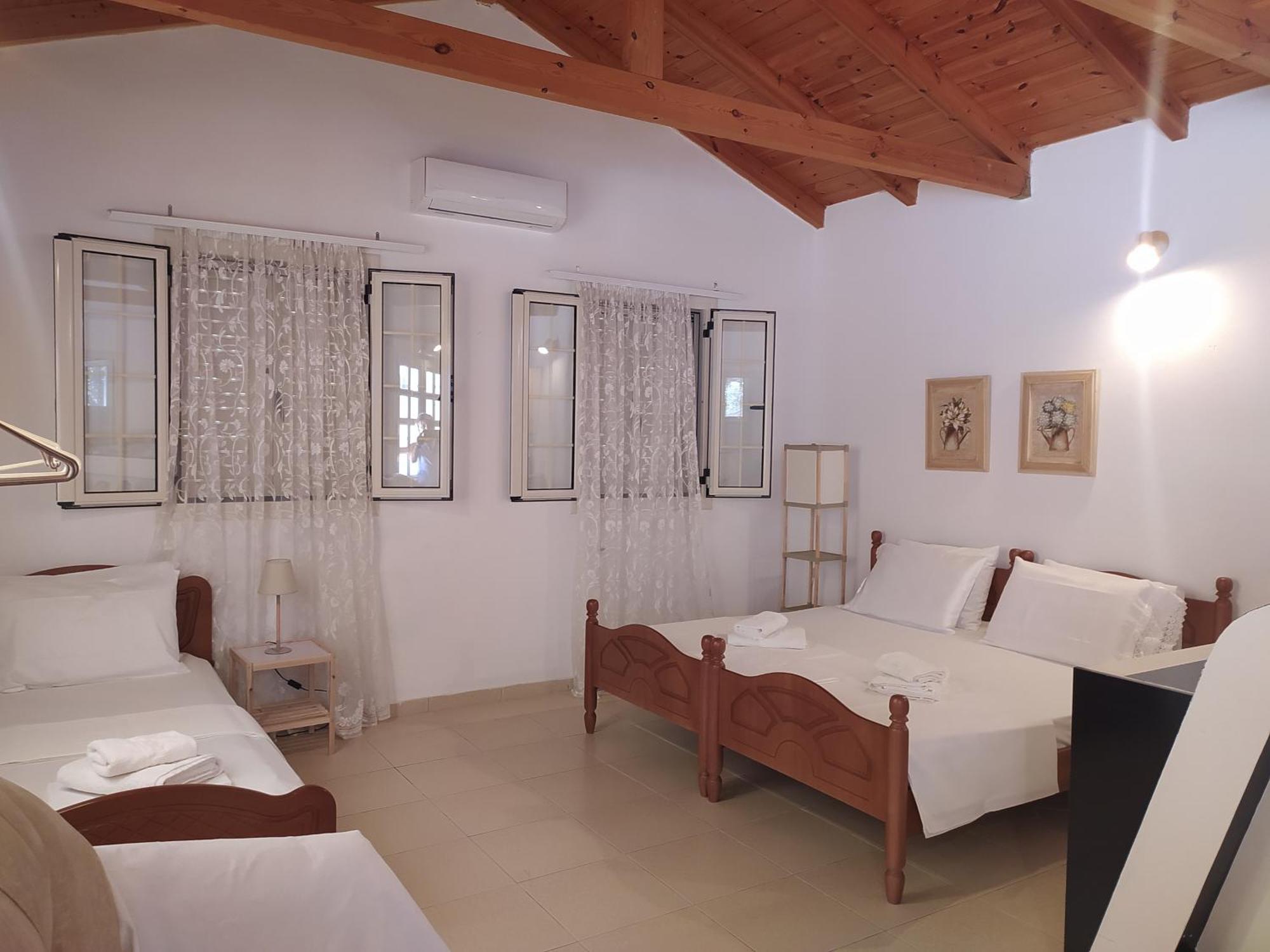 Retzos Rooms Himare Luaran gambar