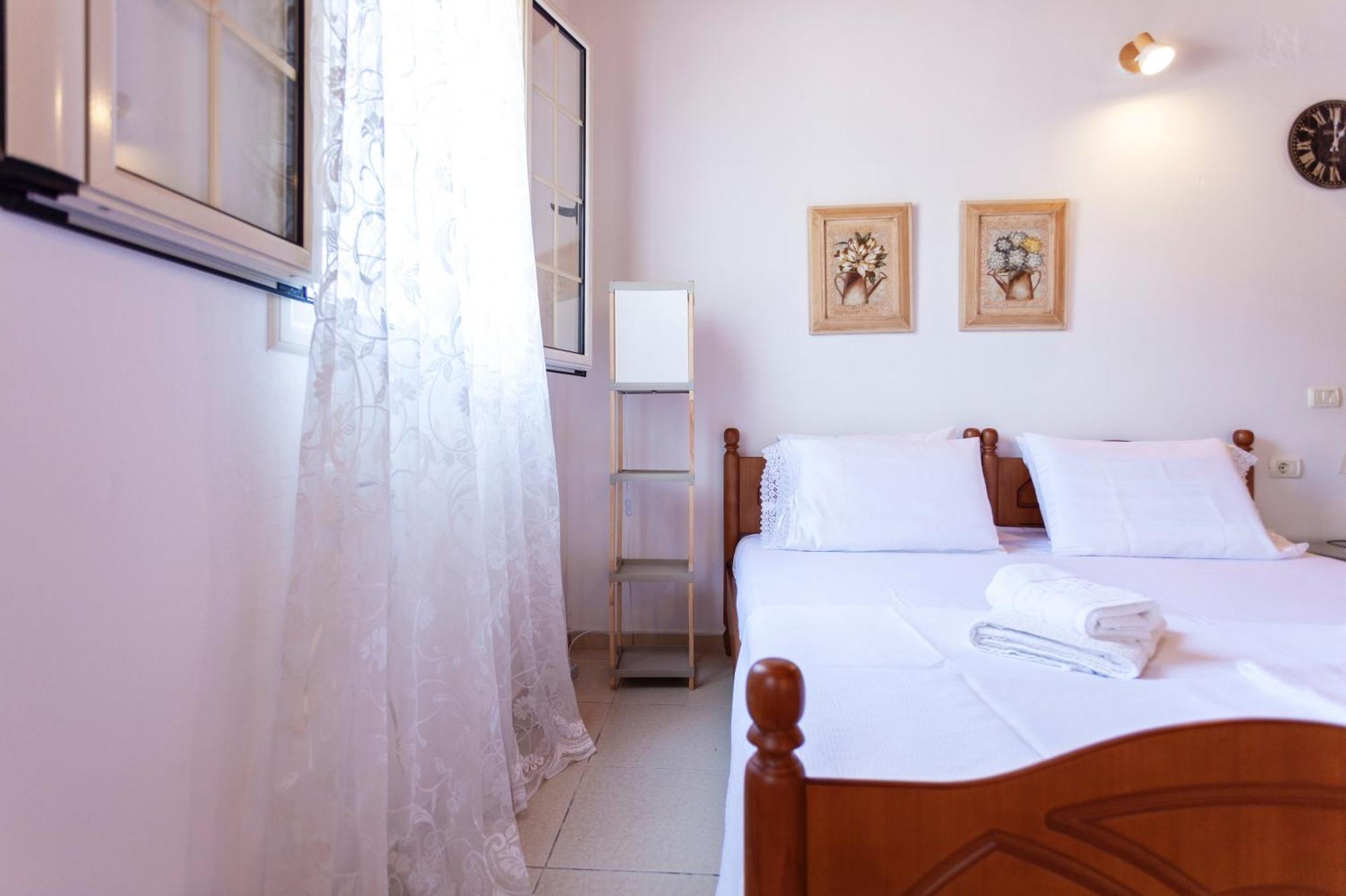 Retzos Rooms Himare Luaran gambar