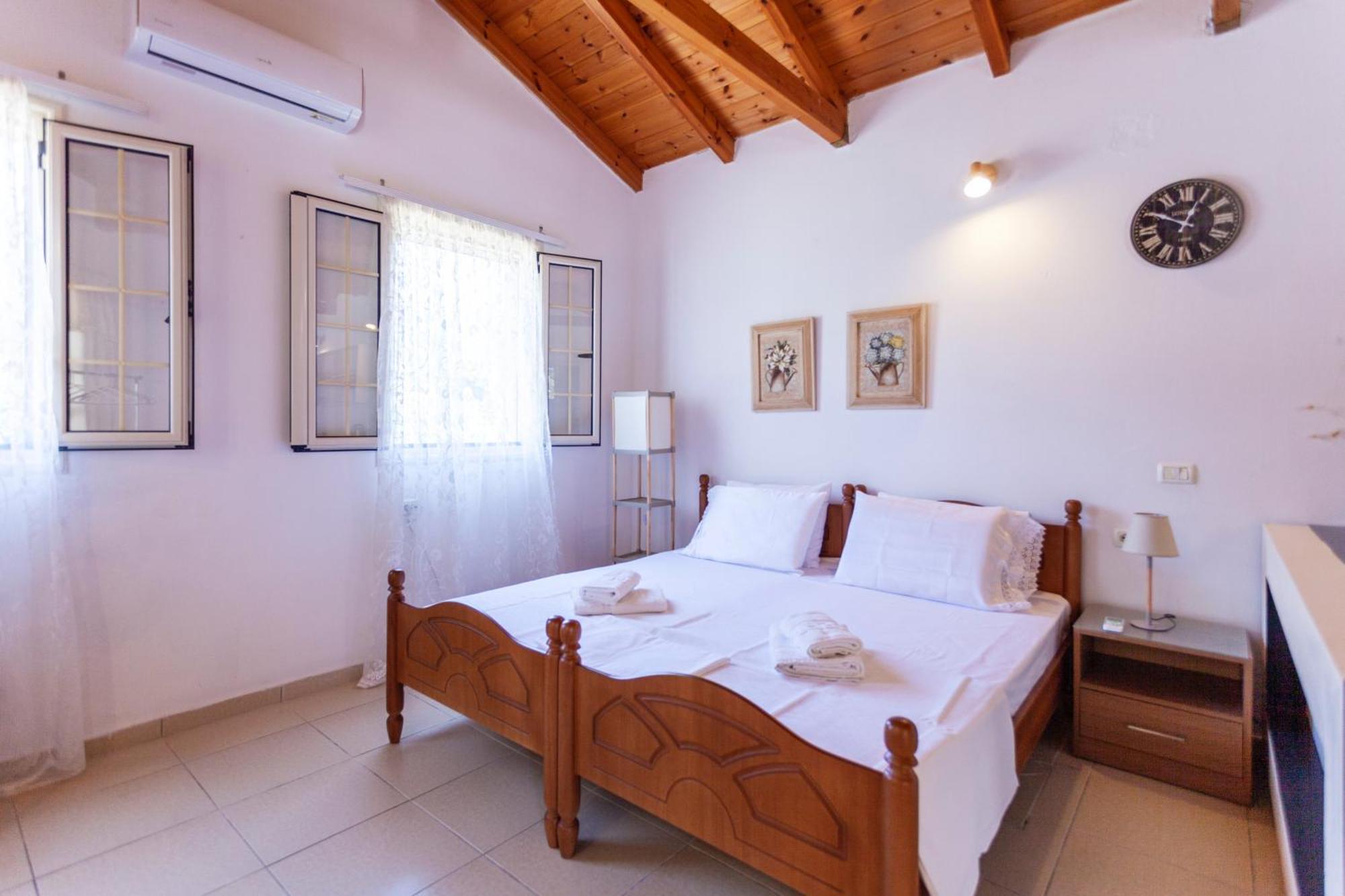 Retzos Rooms Himare Luaran gambar